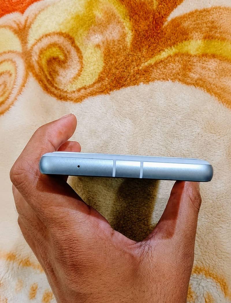 Google Pixel 7a 3