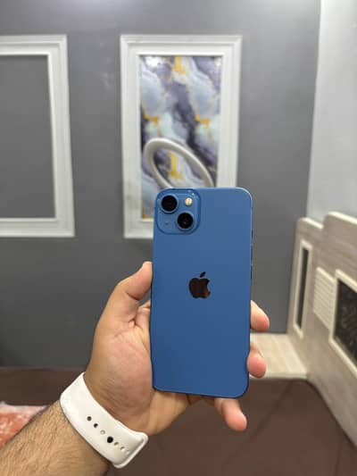 Apple iPhone 13