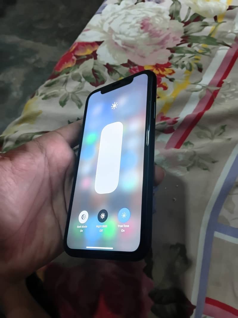 Apple iPhone XR 1