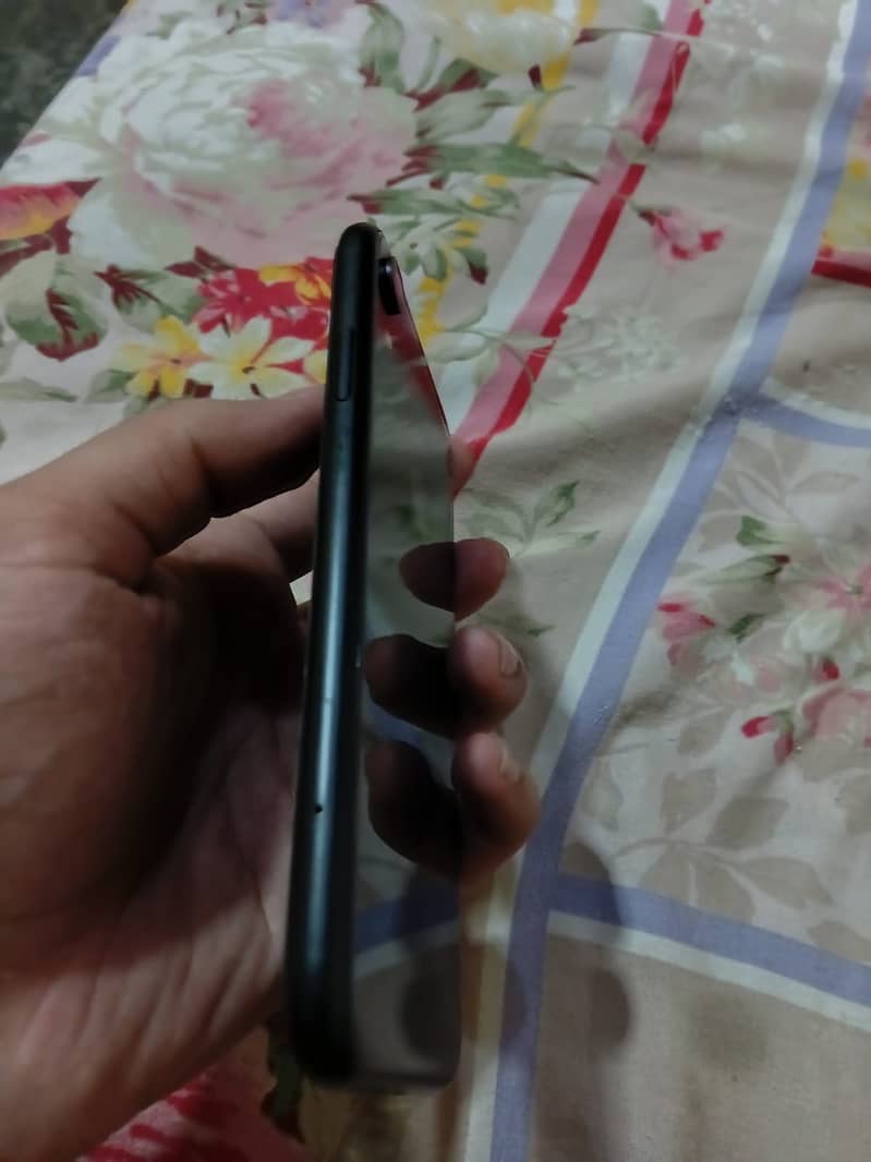 Apple iPhone XR 5
