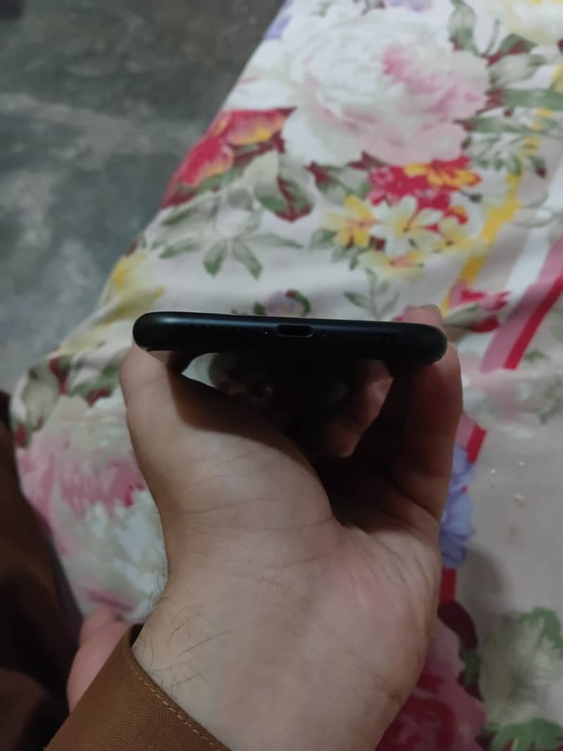 Apple iPhone XR 6