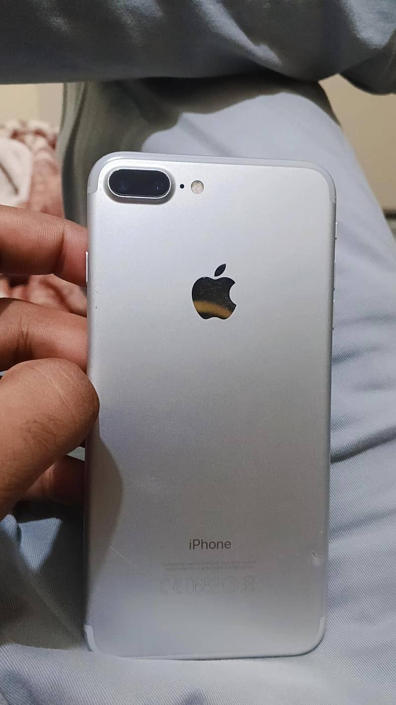 Apple iPhone 7 Plus 0