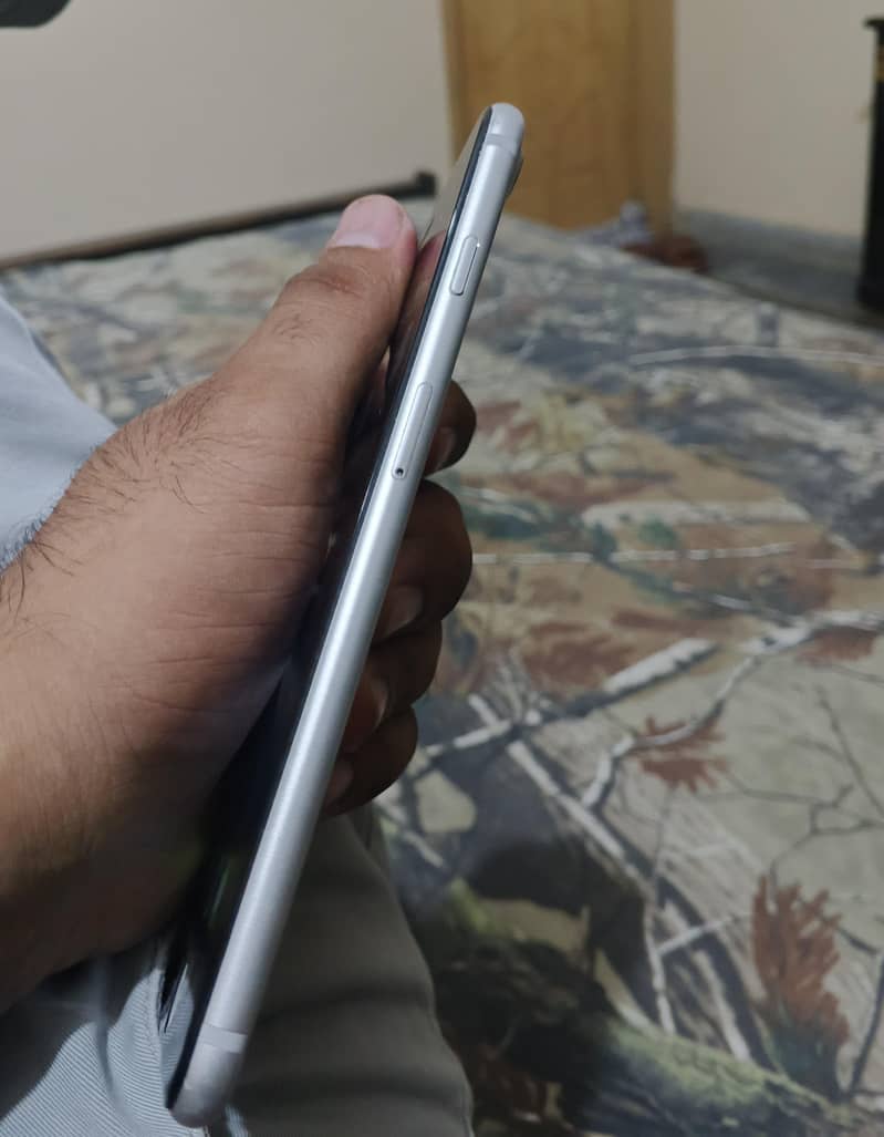 Apple iPhone 7 Plus 2