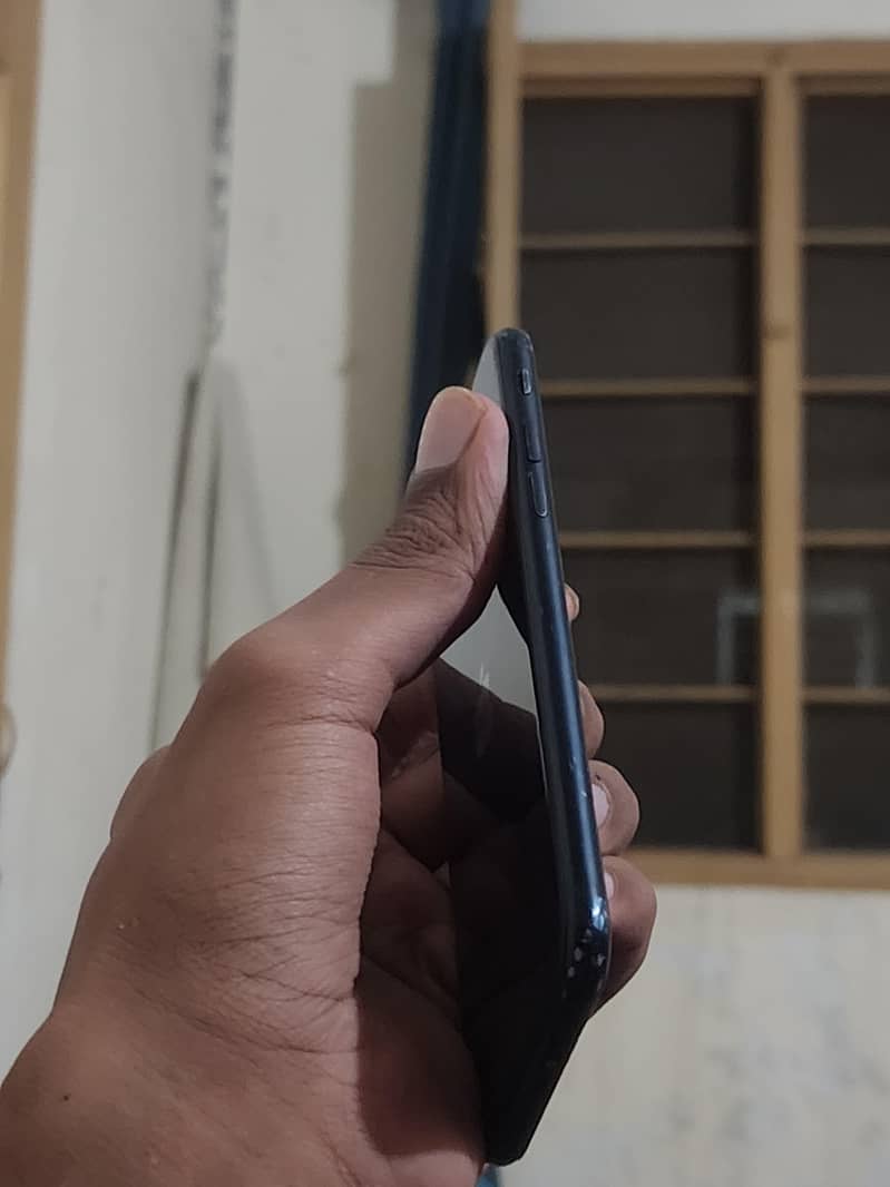 Apple iPhone SE 6