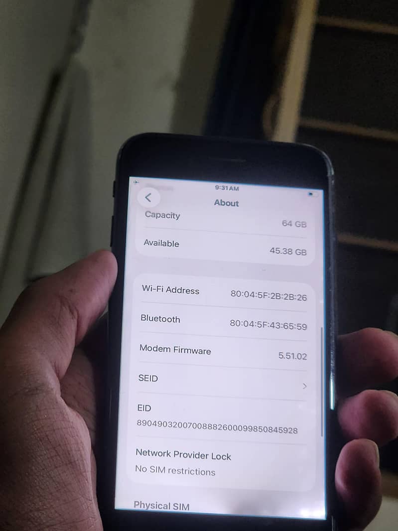 Apple iPhone SE 10