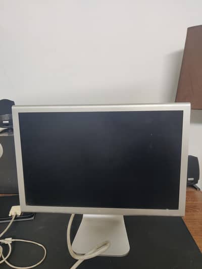 Dell Ultrasharp 27inch, Dell 24inch, LG 24inch, Mac Cinema 23