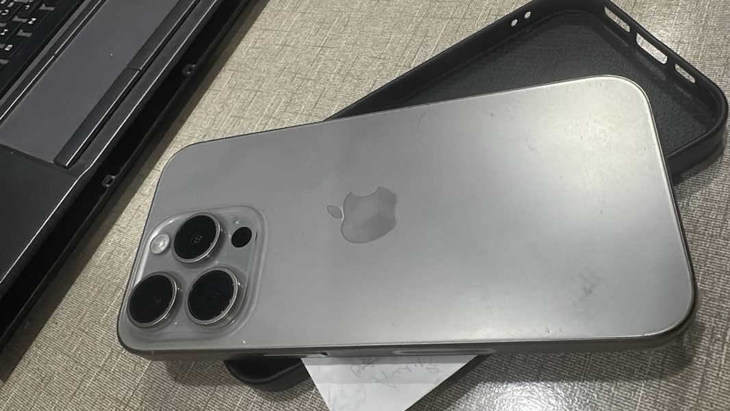 Apple iPhone 15 Pro 0