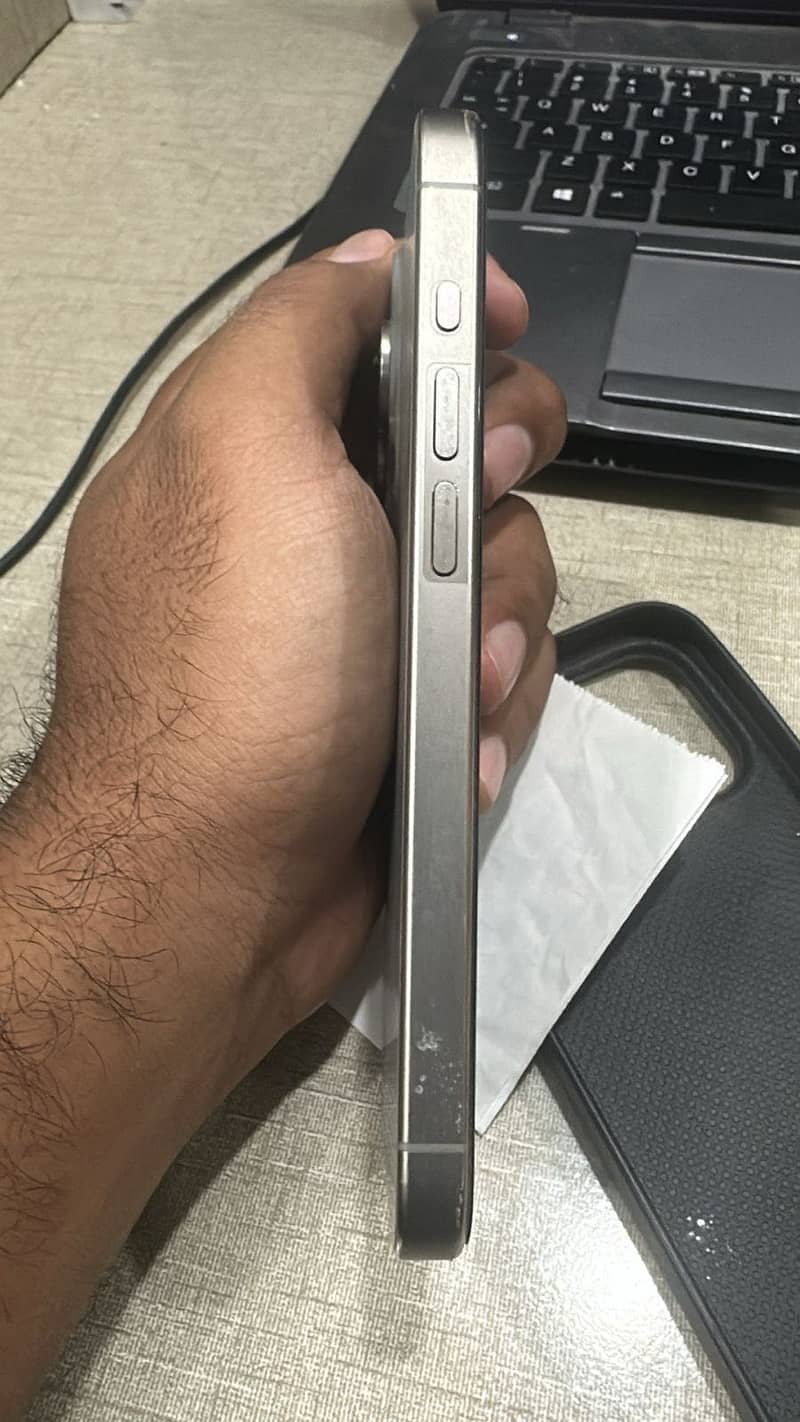 Apple iPhone 15 Pro 2
