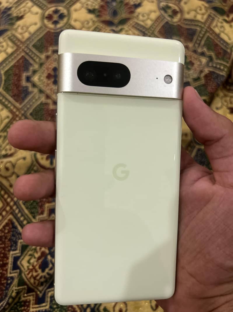 Google Pixel 7 4