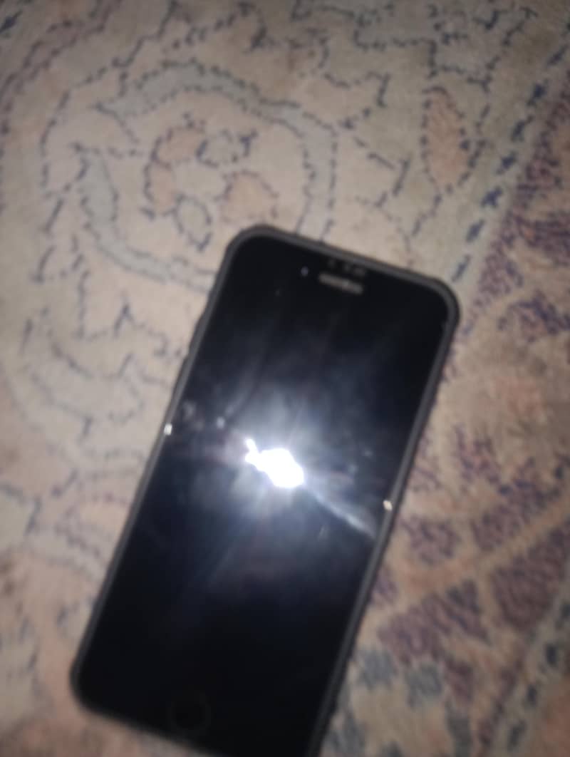 Apple iPhone 7 3