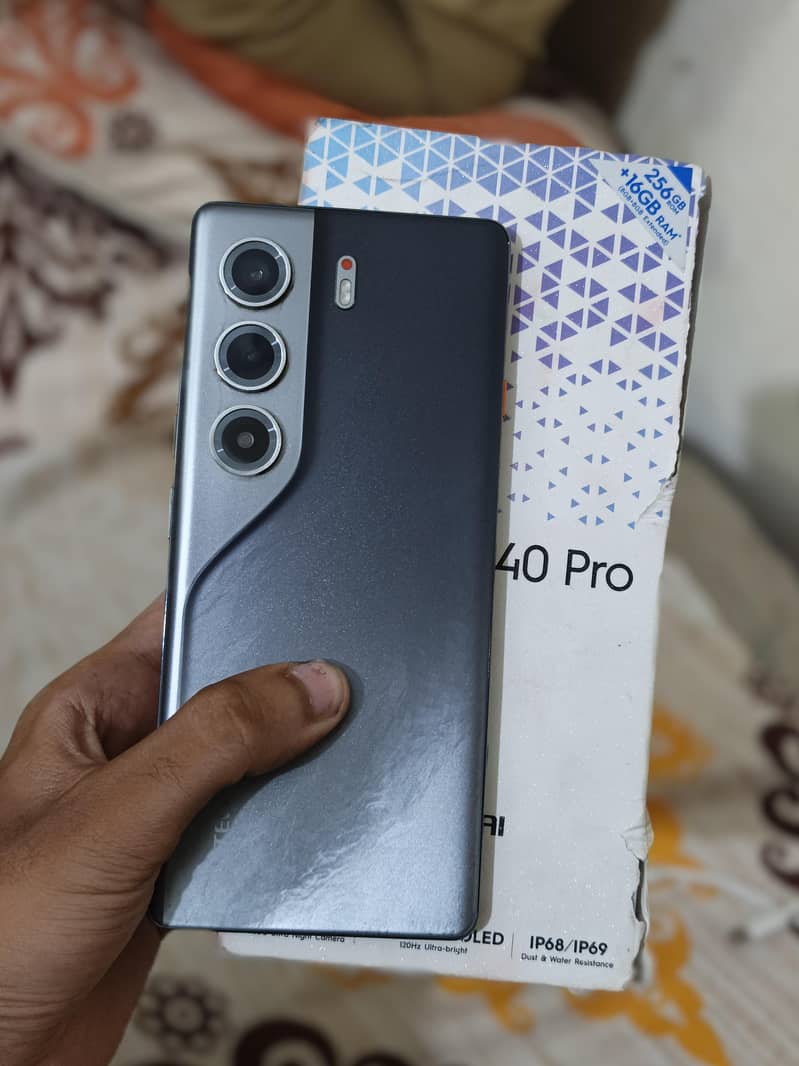 Tecno CAMON 40 Pro 0