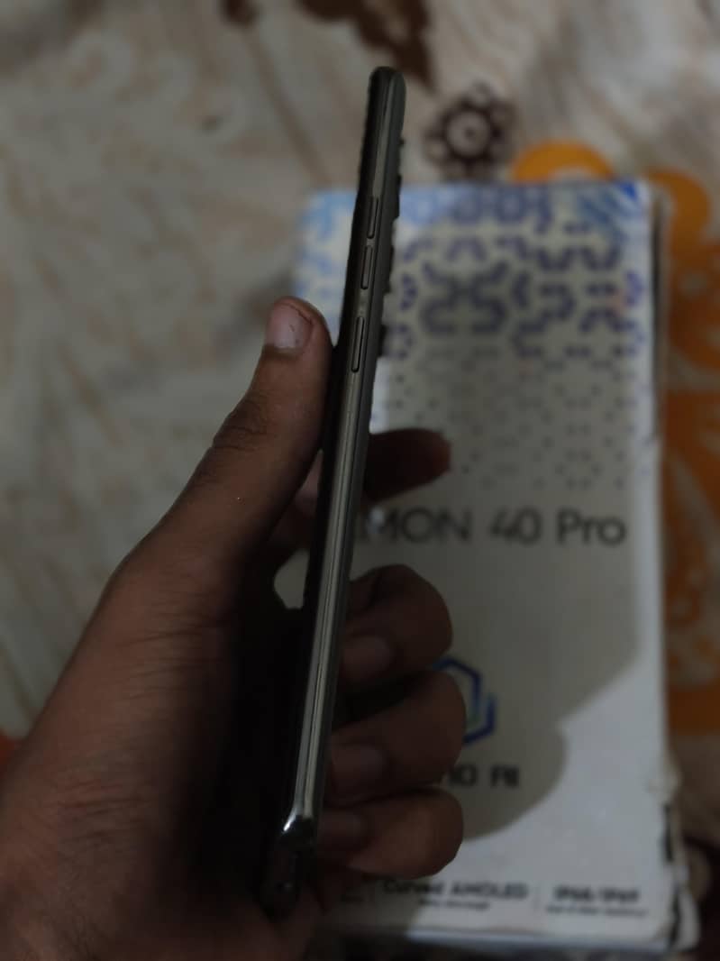 Tecno CAMON 40 Pro 2