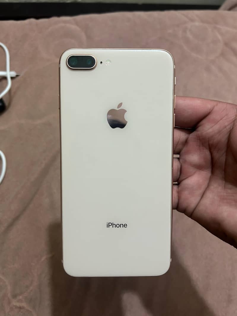 Apple iPhone 8 Plus 4