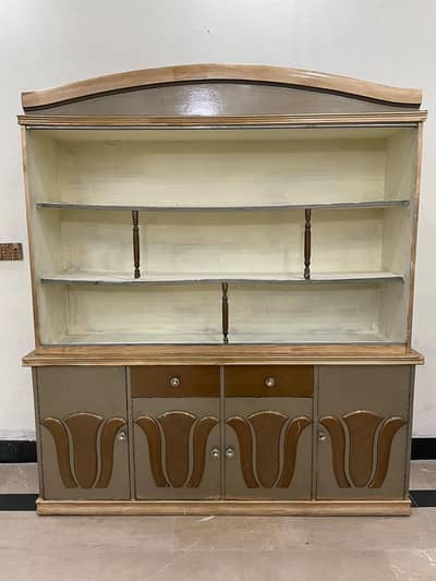 Beautiful Wooden Showcase / Display Cabinet – Good Condition