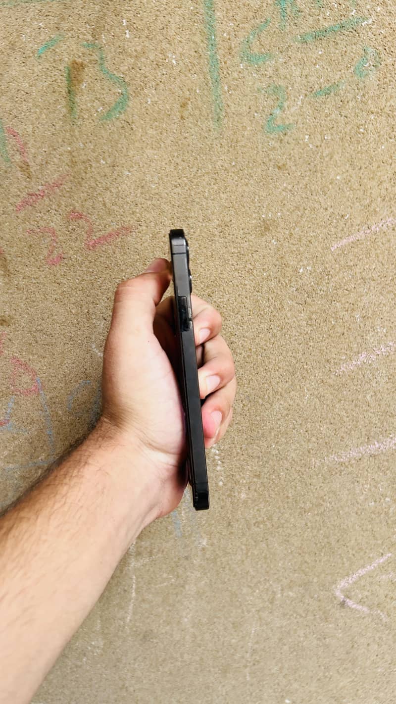 Apple iPhone 12 Pro 2