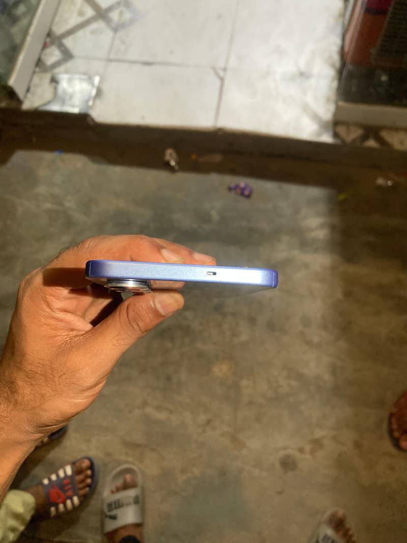 Tecno spark 40 pro . . 4