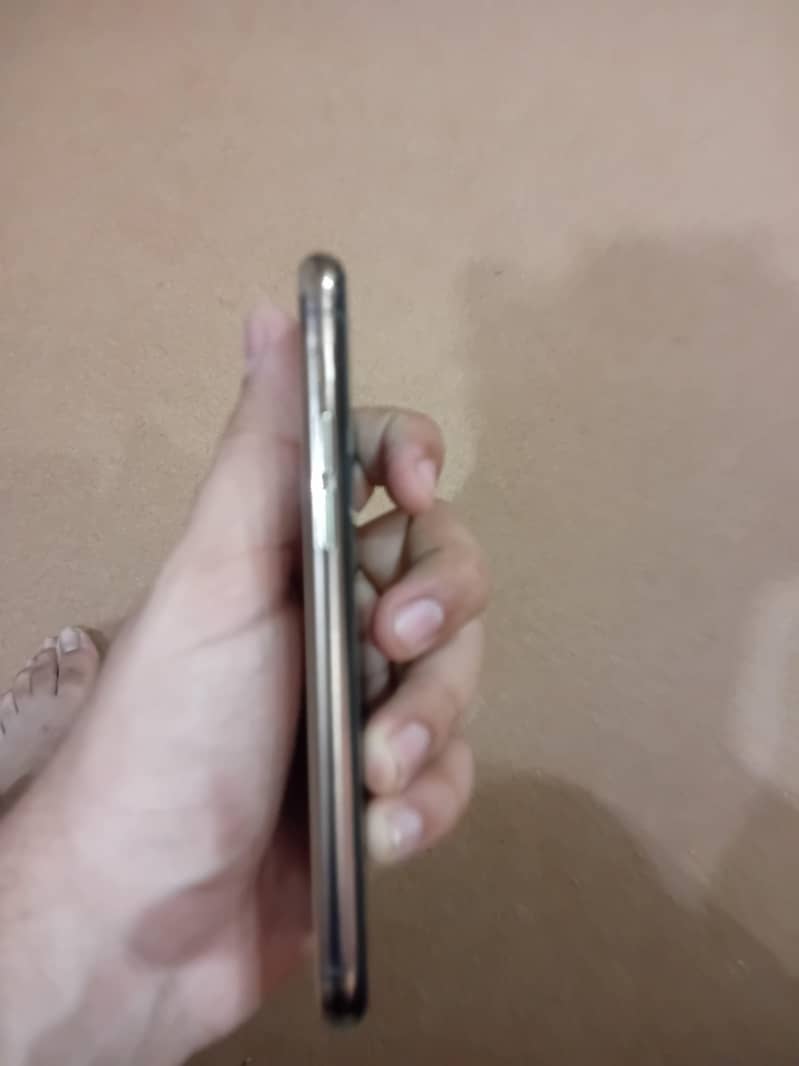 Apple iPhone 11 Pro 1