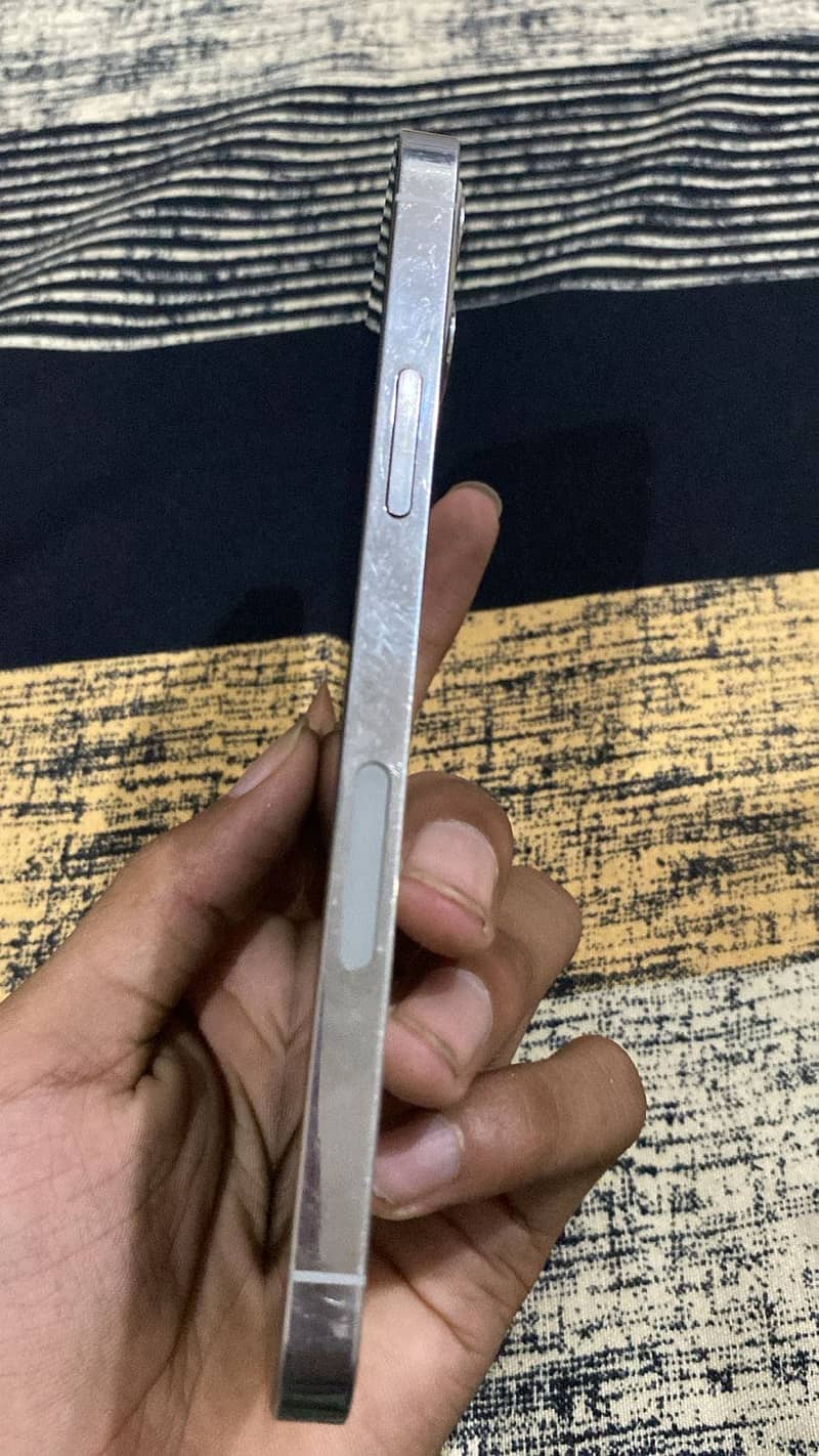 Apple iPhone 12 Pro 2