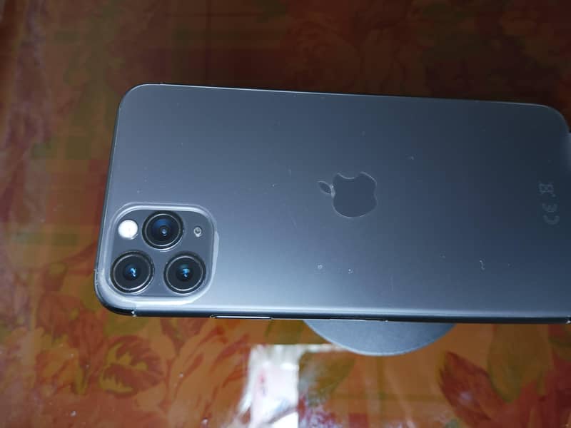 Apple iPhone 11 Pro Max 2