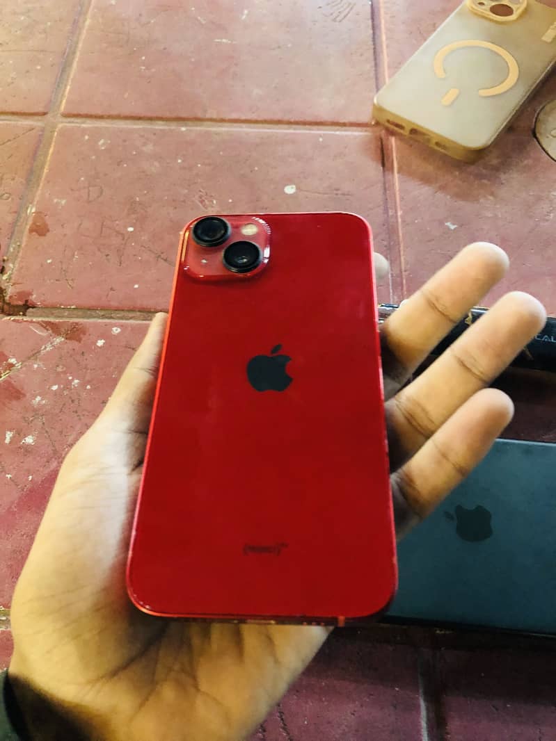 Apple iPhone 13 4