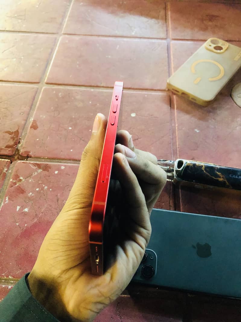 Apple iPhone 13 6