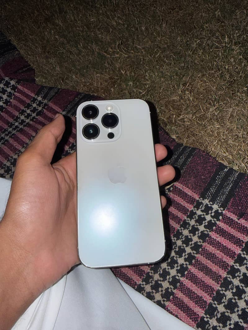 14 Pro 0
