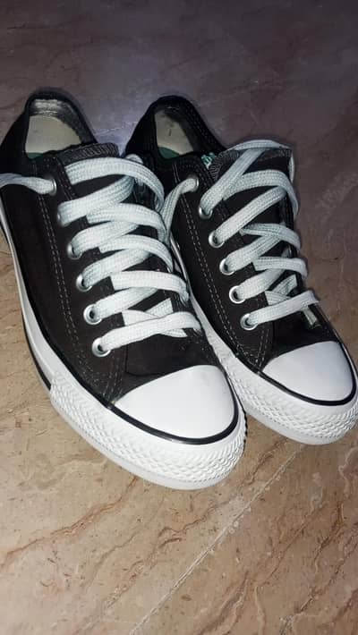 Converse BLACK, Size 6/39.5 (Women)