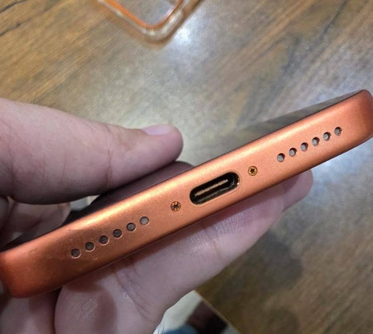 Apple iPhone 17 Pro Max 3