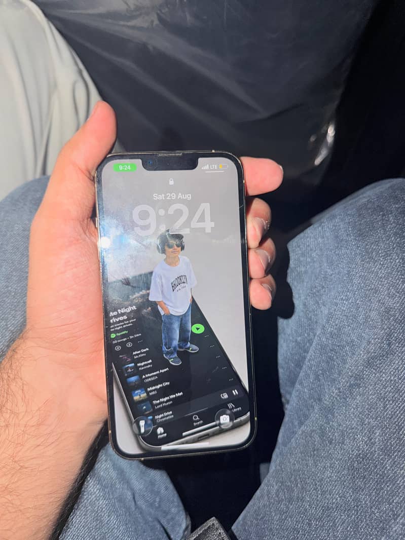 Apple iPhone 17 Pro Max 9