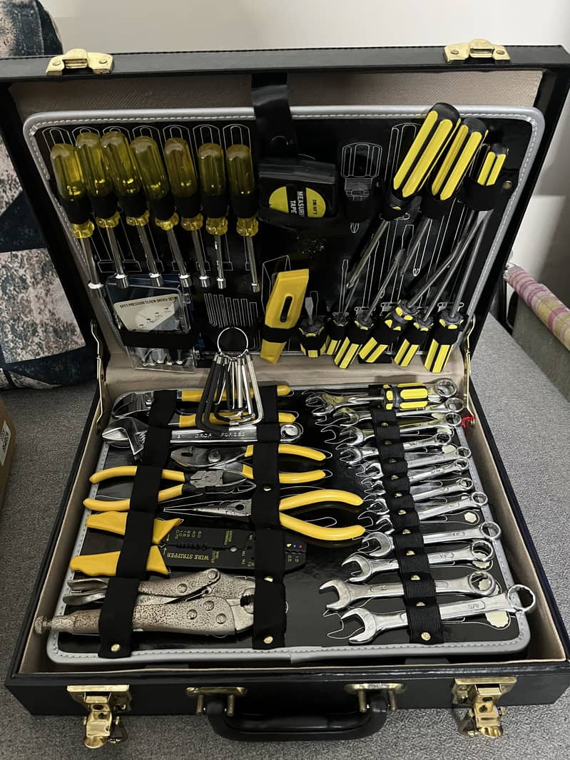 Imported Professional Tool Kit + Ratchet Socket Set 0