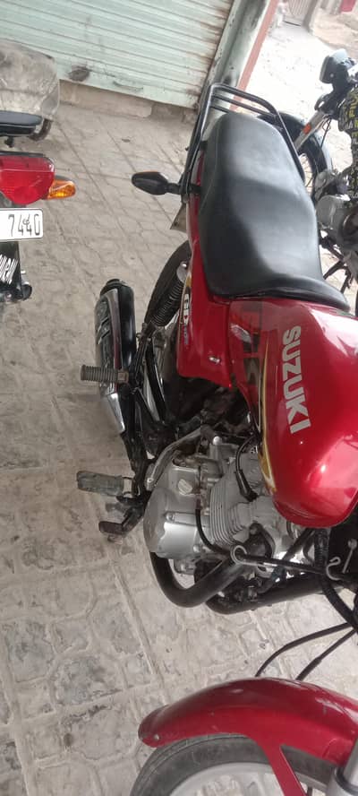Suzuki gd 110 first owner he bike all ok he biometric availibel he tub