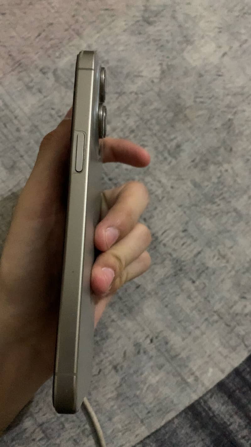 Apple iPhone 15 Pro Max 1