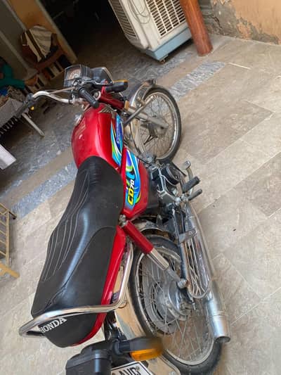 CD 70 red 24 model