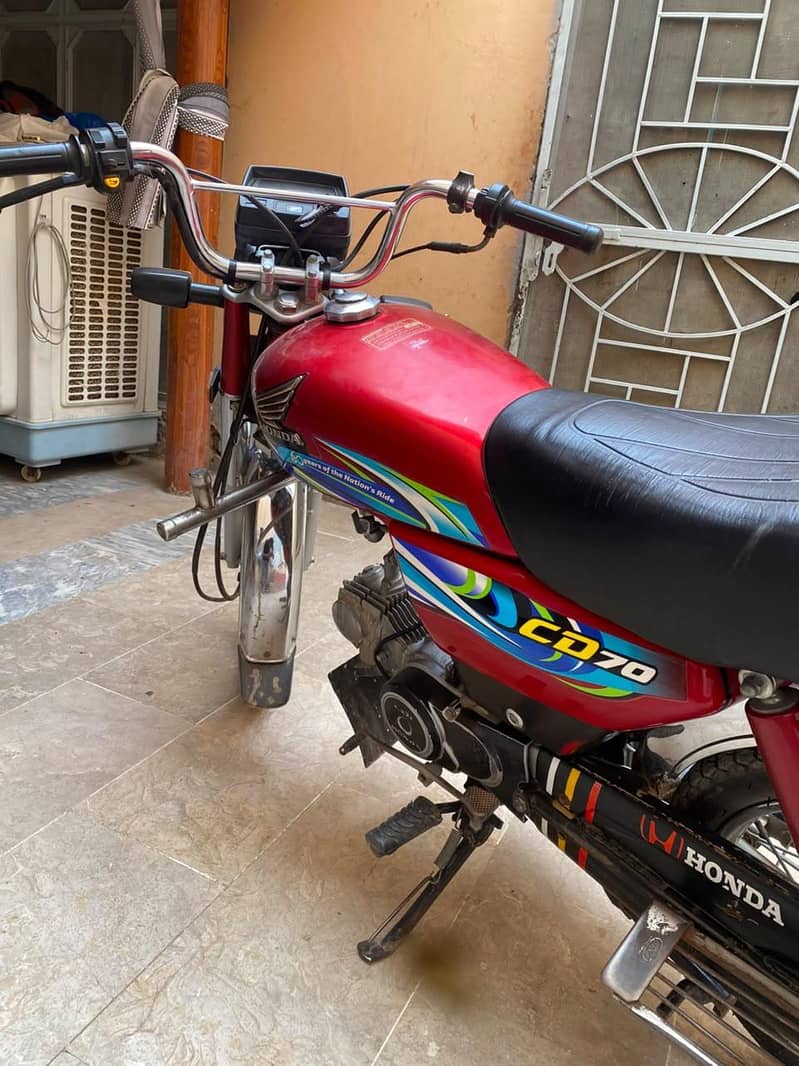 CD 70 red 24 model 2