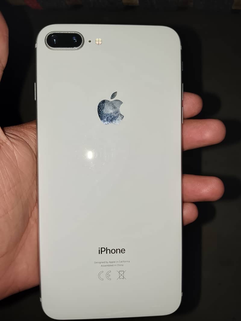 Apple iPhone 8 Plus 0