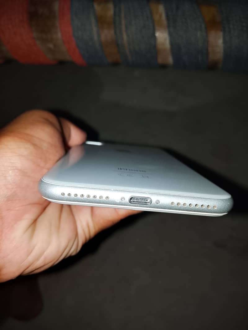 Apple iPhone 8 Plus 1