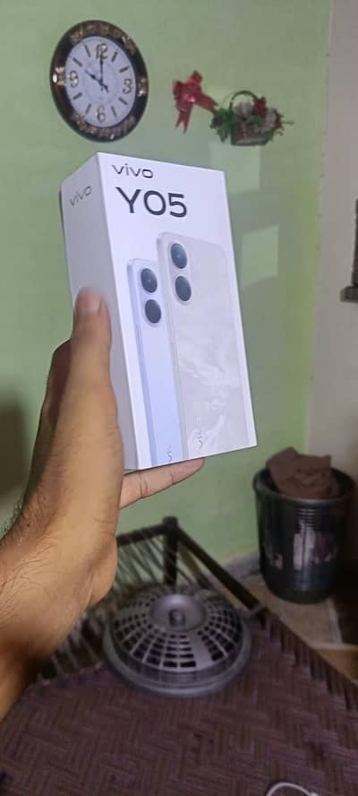 Vivo YO5  4 /128  box Open Mobile UnTuch   10 / 10