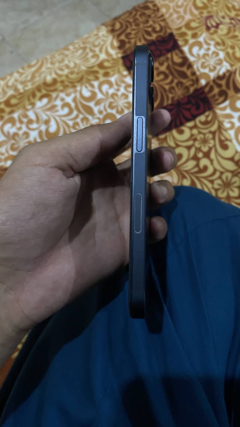 Apple iPhone 13 3