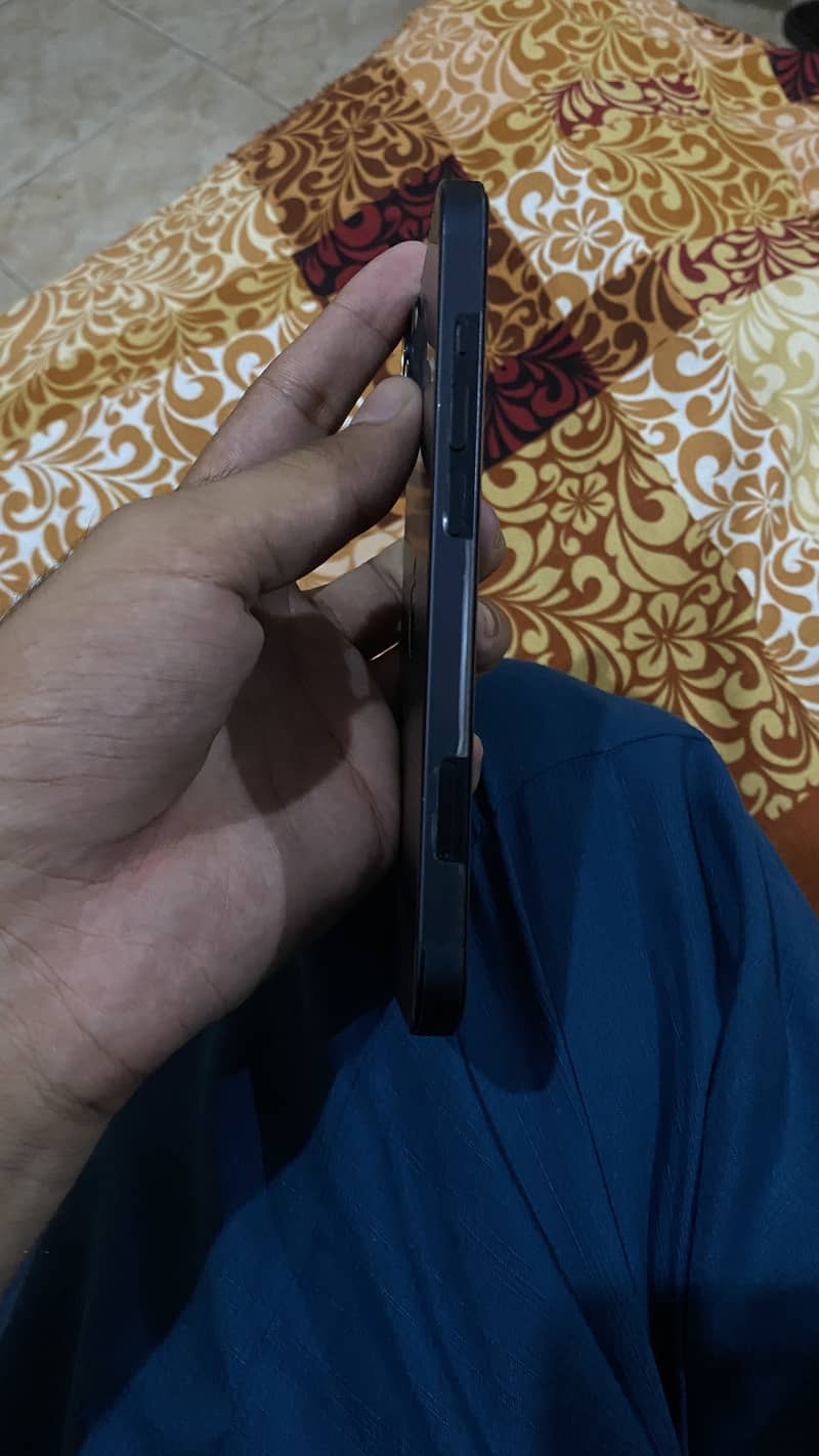 Apple iPhone 13 4