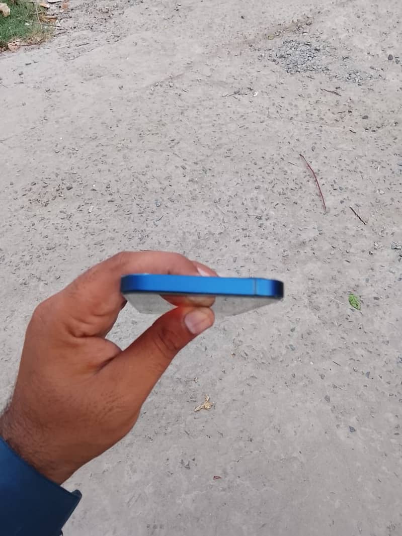 Apple iPhone 12 1