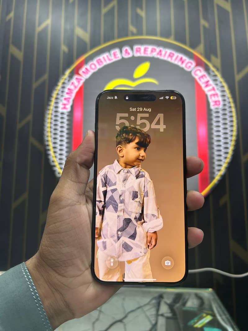 Apple iPhone 15 Pro Max 1