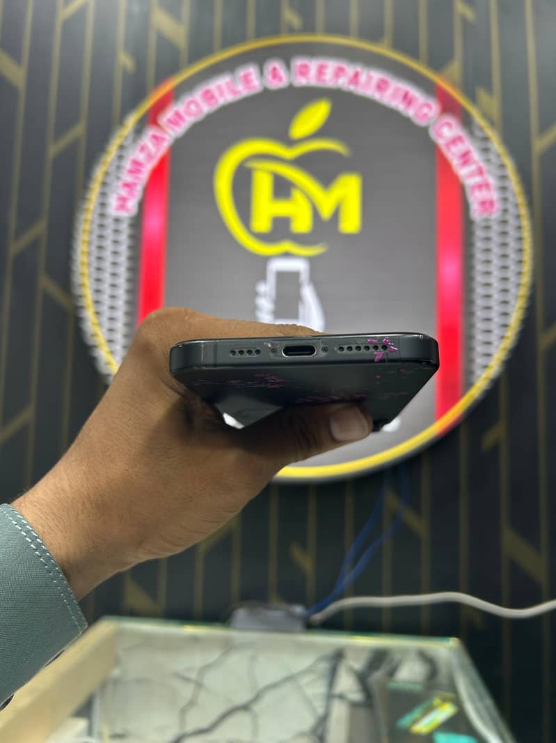 Apple iPhone 15 Pro Max 5