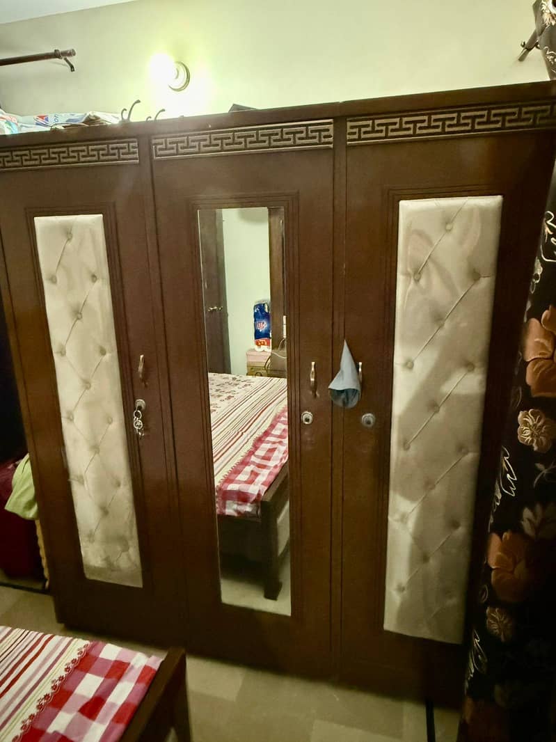 Good condition full bed set 2