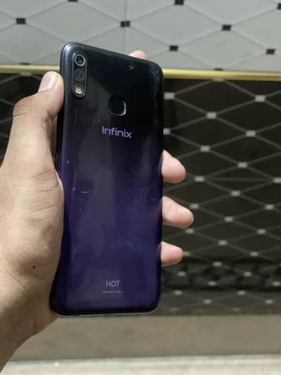 Infinix hot 8 lite  dual pta. 2/32 gb