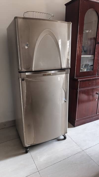 Dawlence Fridge & Freezer -11 Cft
