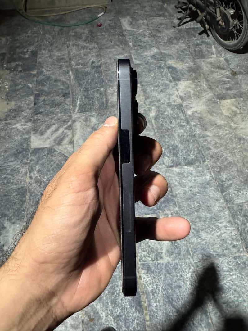 Apple iPhone 14 Pro 2
