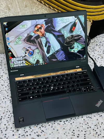 Lenovo ThinkPad X1 Carbon core 15 5Th Generation Slim Model