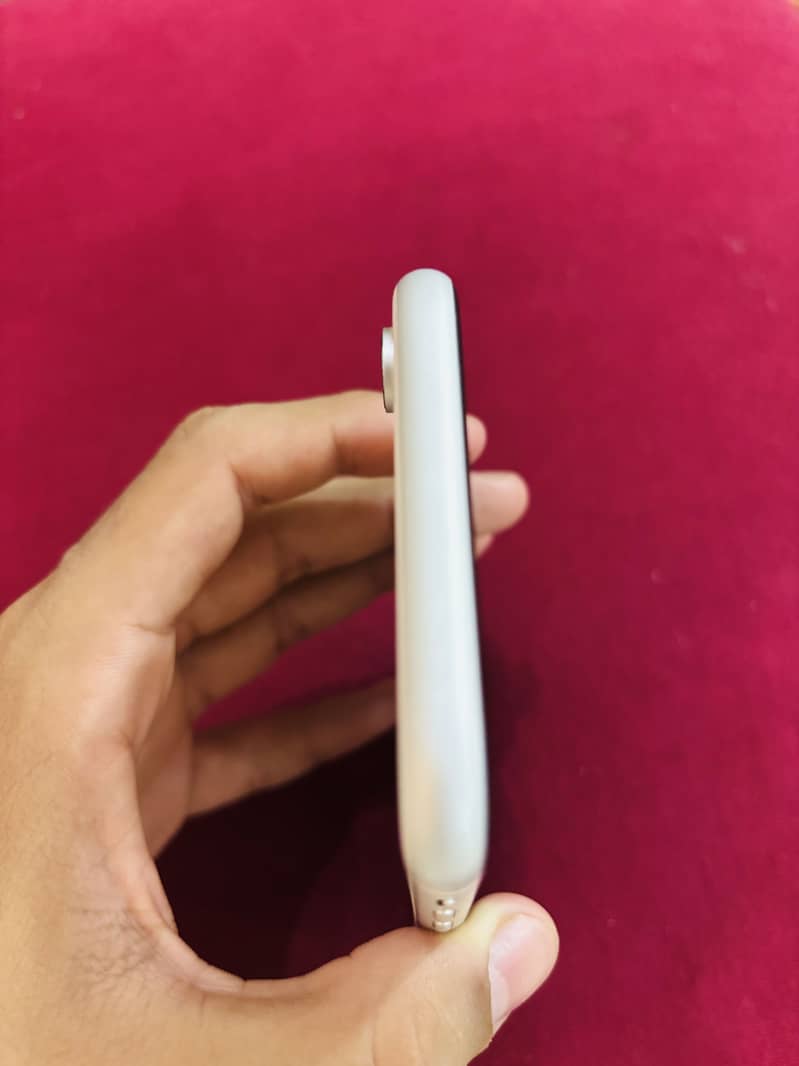 Apple iPhone XR 1