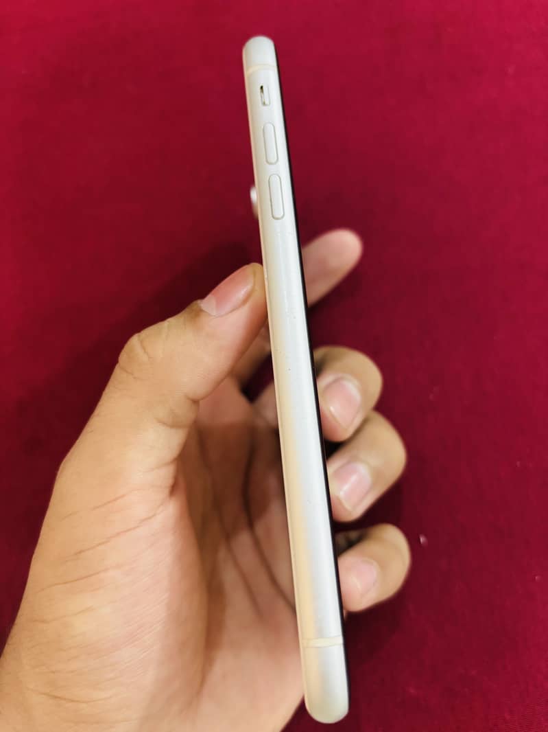 Apple iPhone XR 3