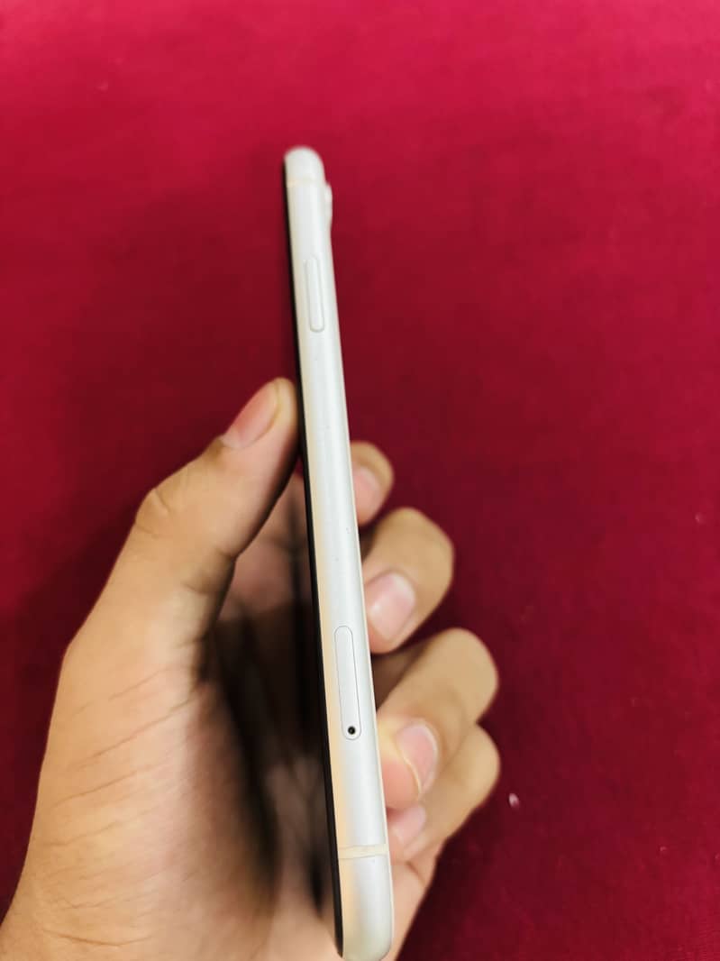 Apple iPhone XR 5